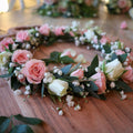 Blomsterkrans til de romantiske bryllup. Kransen matcher brudebuketten
