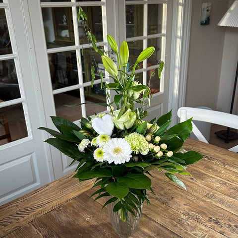 Hvid variationsbuket med hjerte